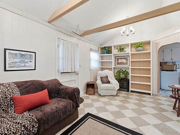 5th image of 24 Wildermere St