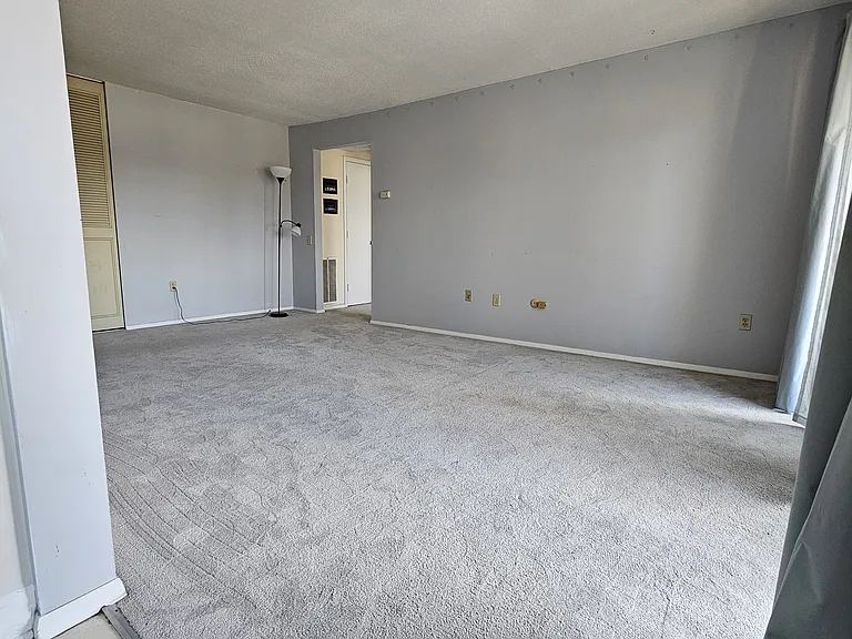 62 Shrewsbury Green Dr — Photo 12