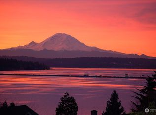 5317 NE 45th St, Seattle, WA 98105