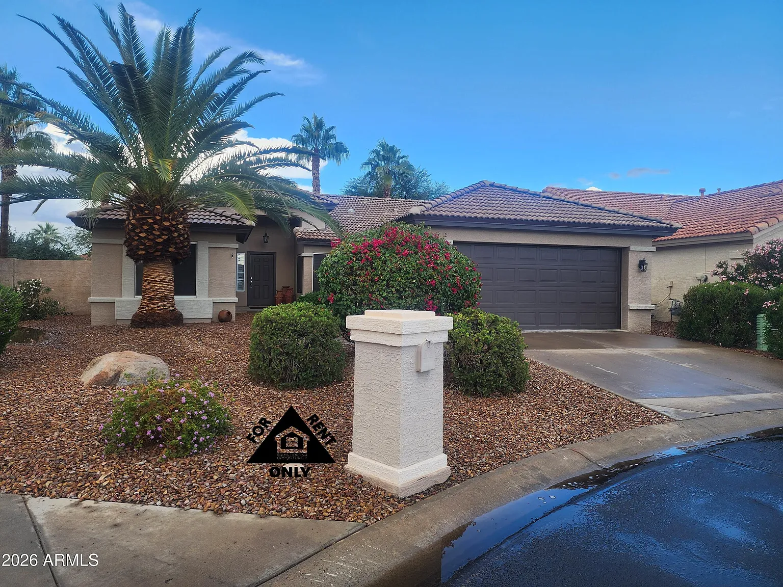 2 bed, 2.0 bath, 1570 sqft, $2,500 — Photo 2