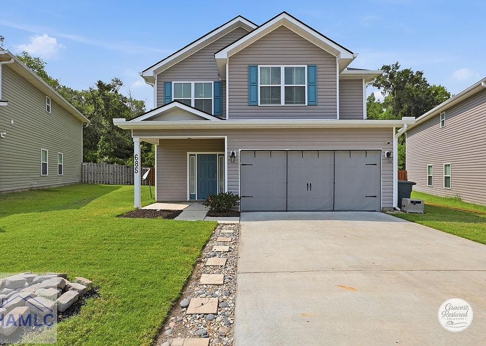 1st image of 685 Fairview Cir