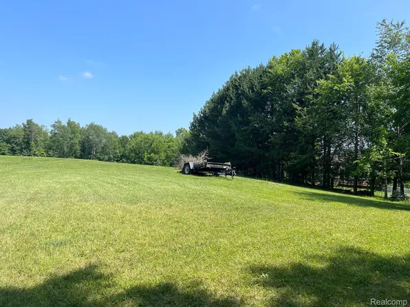 0 Perry Lake Rd, Ortonville, MI 48462