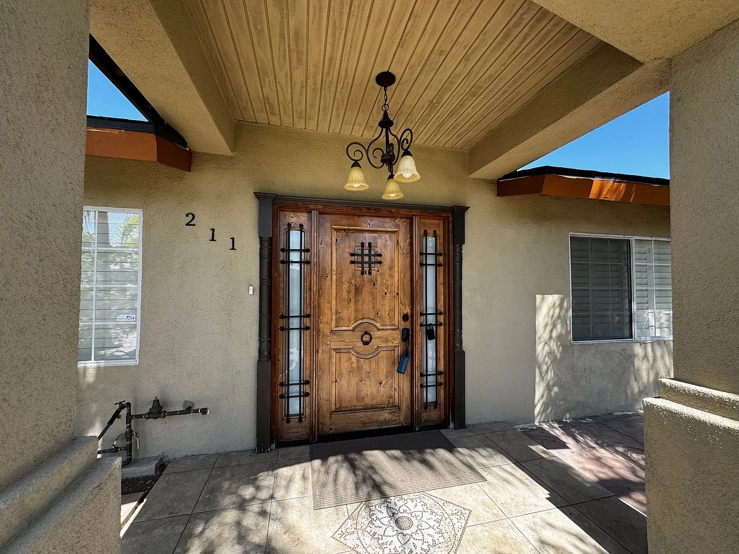 4bd 2ba in Glendora with Pool! — Photo 3