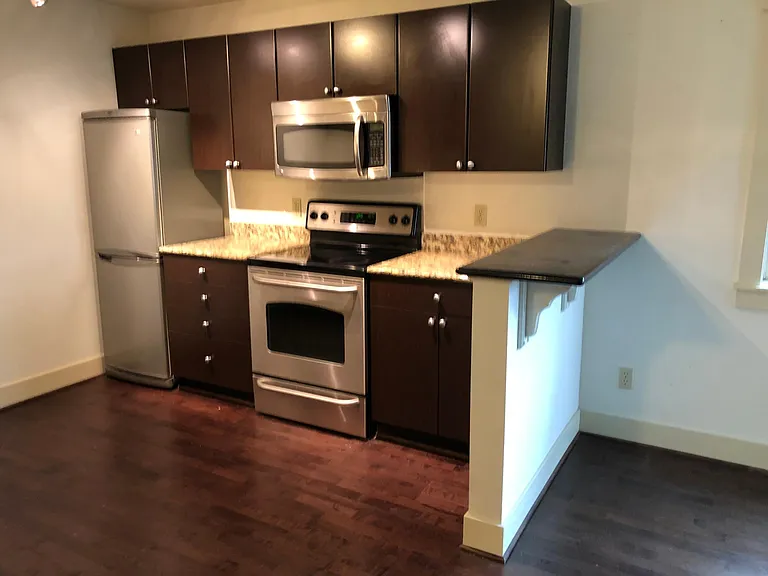 120 NW 39th St #306 — Photo 7