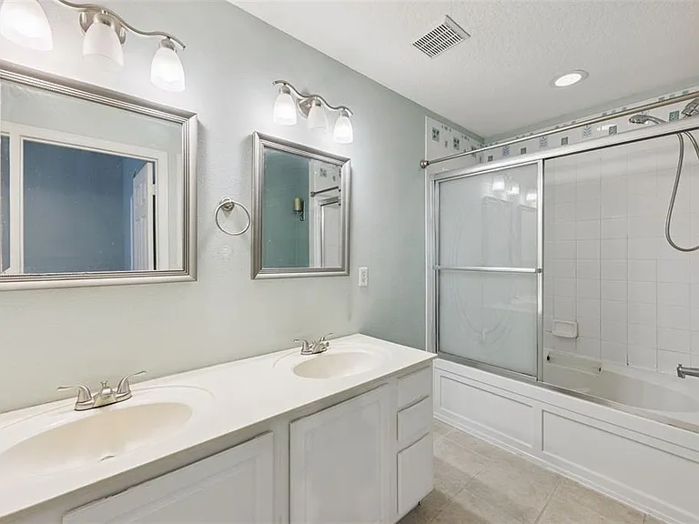2561 Galliano Cir — Photo 23