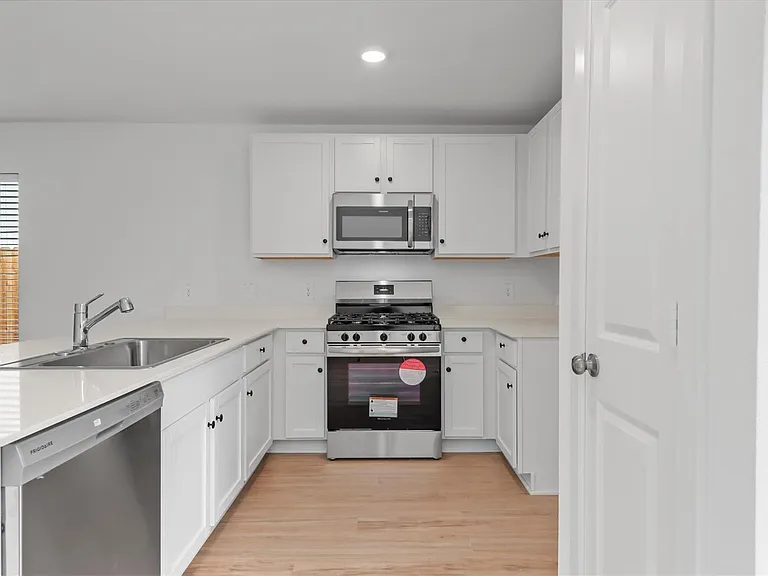 1525 San Sebastien Dr — Photo 10