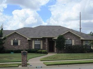 3123 Broadmoor Dr, Bryan, TX 77802