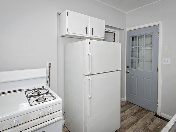 5th image of 2726 Upton Ave #1