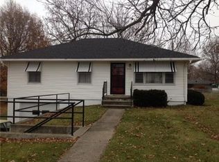 3103 Spruce St, Higginsville, MO 64037