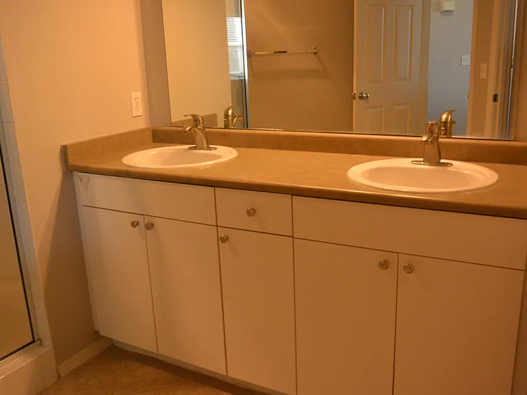 1830 SE Cutter Ln — Photo 2