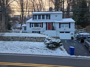 245 E Shore Trl, Sparta, NJ 07871