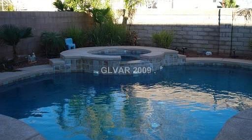 Pool & Spa