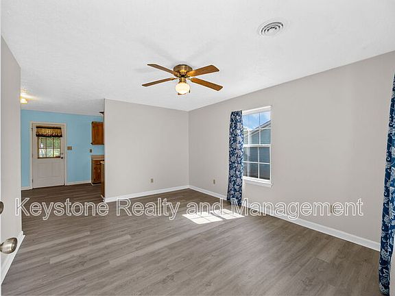 2nd image of 405 Eddy St