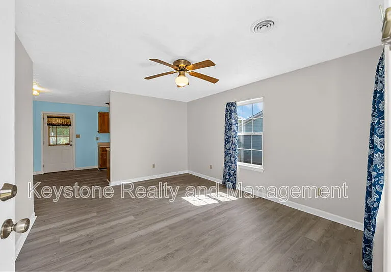 405 Eddy St — Photo 2