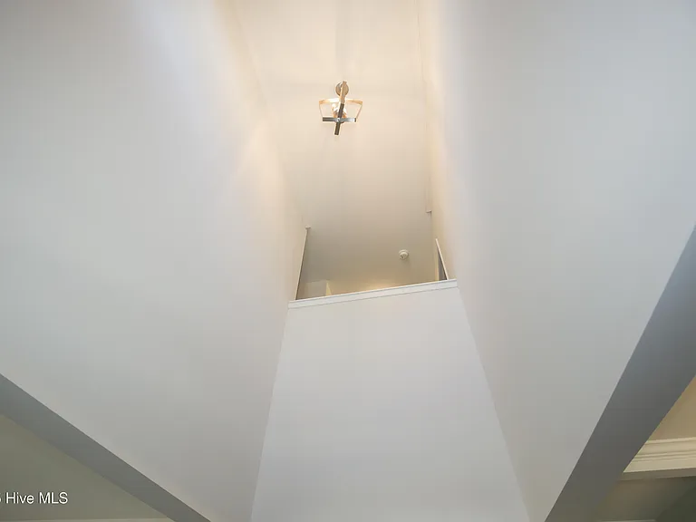 660 Avenue Of The Carolinas — Photo 11