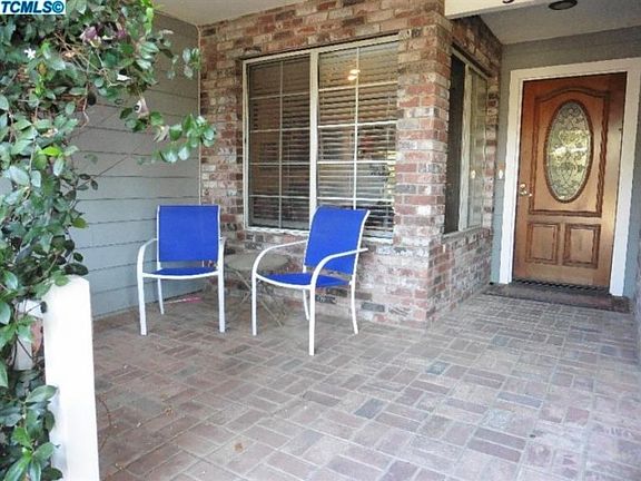 3rd image of 3035 E Sycamore Ave