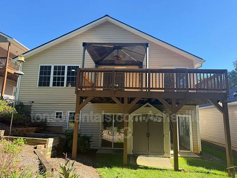 4 bed, 3.0 bath, $2,500 — Photo 4