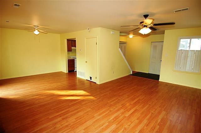 2nd image of 622 Bridge St