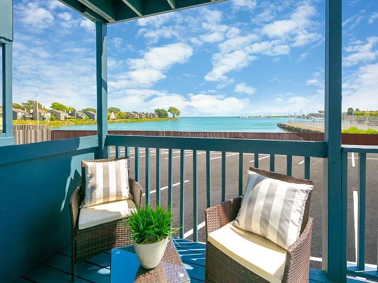 Bay Vista — Photo 14