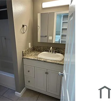 118 Monterey St #B — Photo 5