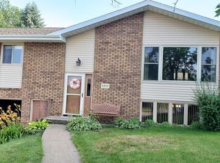 3870 Hillcrest Rd, Dubuque, IA 52002