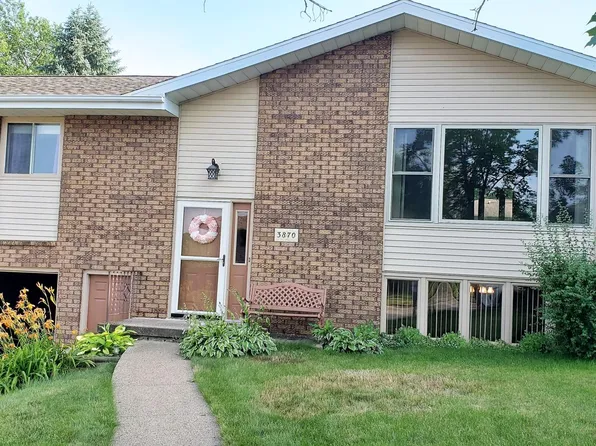 3870 Hillcrest Rd, Dubuque, IA 52002
