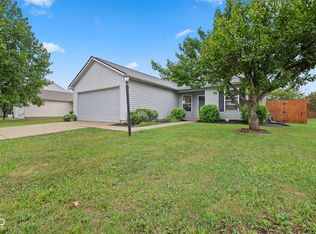 1585 Sweetwater Ln, Greenfield, IN 46140