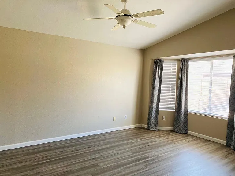 8618 W Paradise Dr — Photo 15