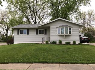 2900 3rd St, Marion, IA 52302