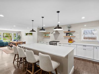 9031 Fringewood Dr, Dallas, TX, 75228