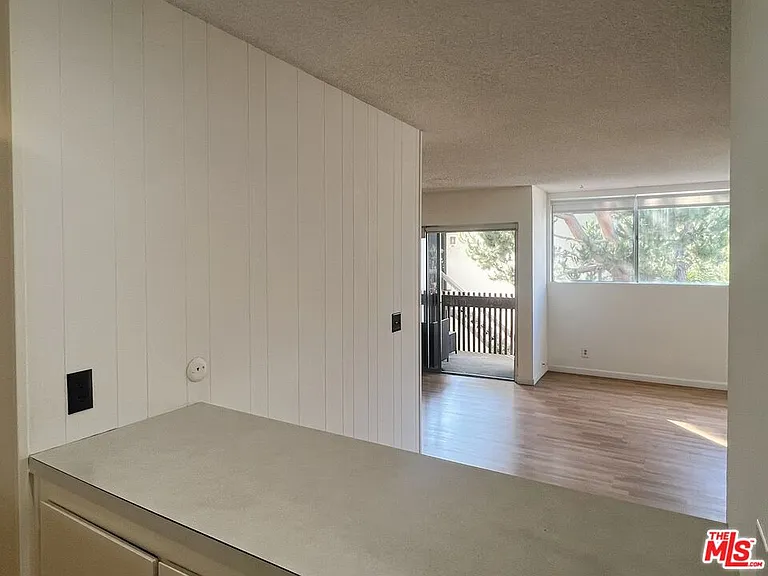 6000 Canterbury Dr #6000D212 — Photo 14