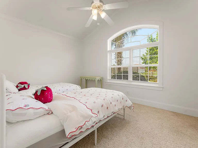 102 Sunset Cir — Photo 41