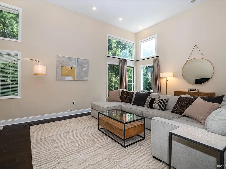 17 Edgewood Ave — Photo 14
