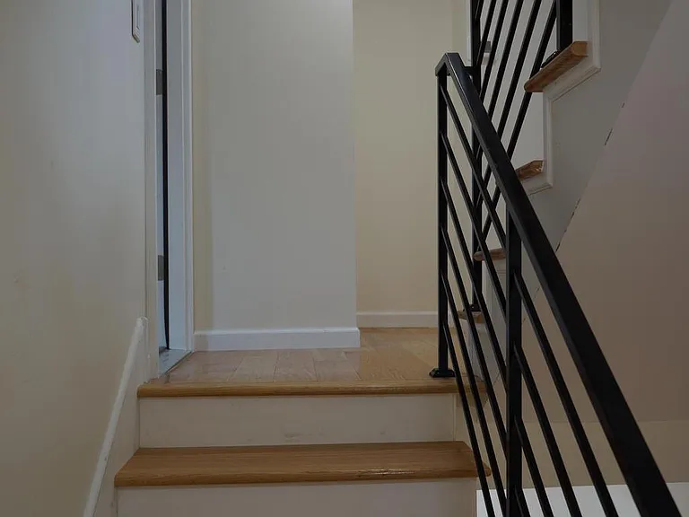 135 Gay St — Photo 11