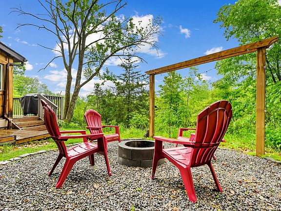 5th image of 734 Marble Point Rd