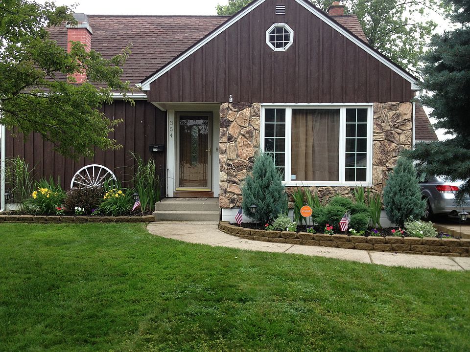 1st image of 354 McNaughton Ave