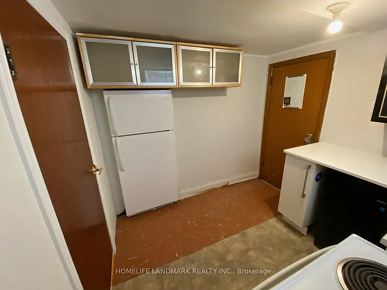 11 Hutton Ave #BASEMENT — Photo 6