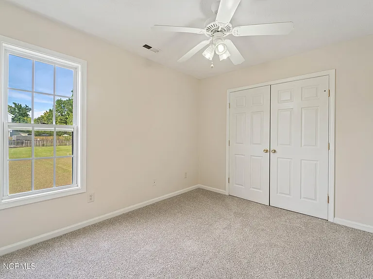 102 Mendover Dr — Photo 5