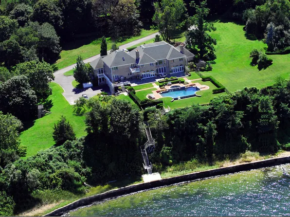 111 Centre Island Rd, Oyster Bay, NY 11771