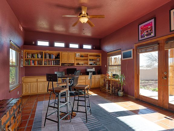 5th image of 445 Sagebrush Dr