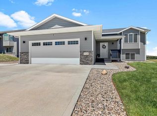 318 Giants Dr, Rapid City, SD 57701