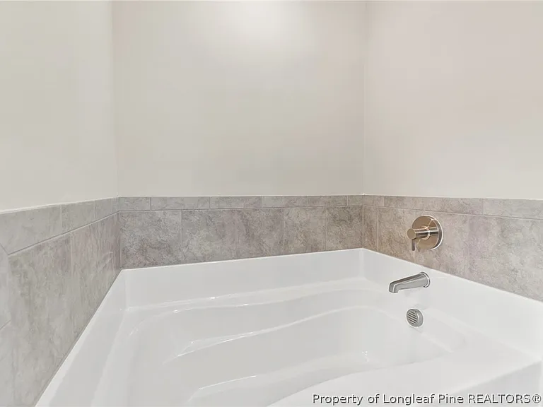 112 Nairn St — Photo 23