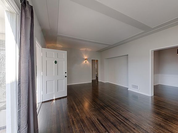 3rd image of 1246 S La Jolla Ave #1246