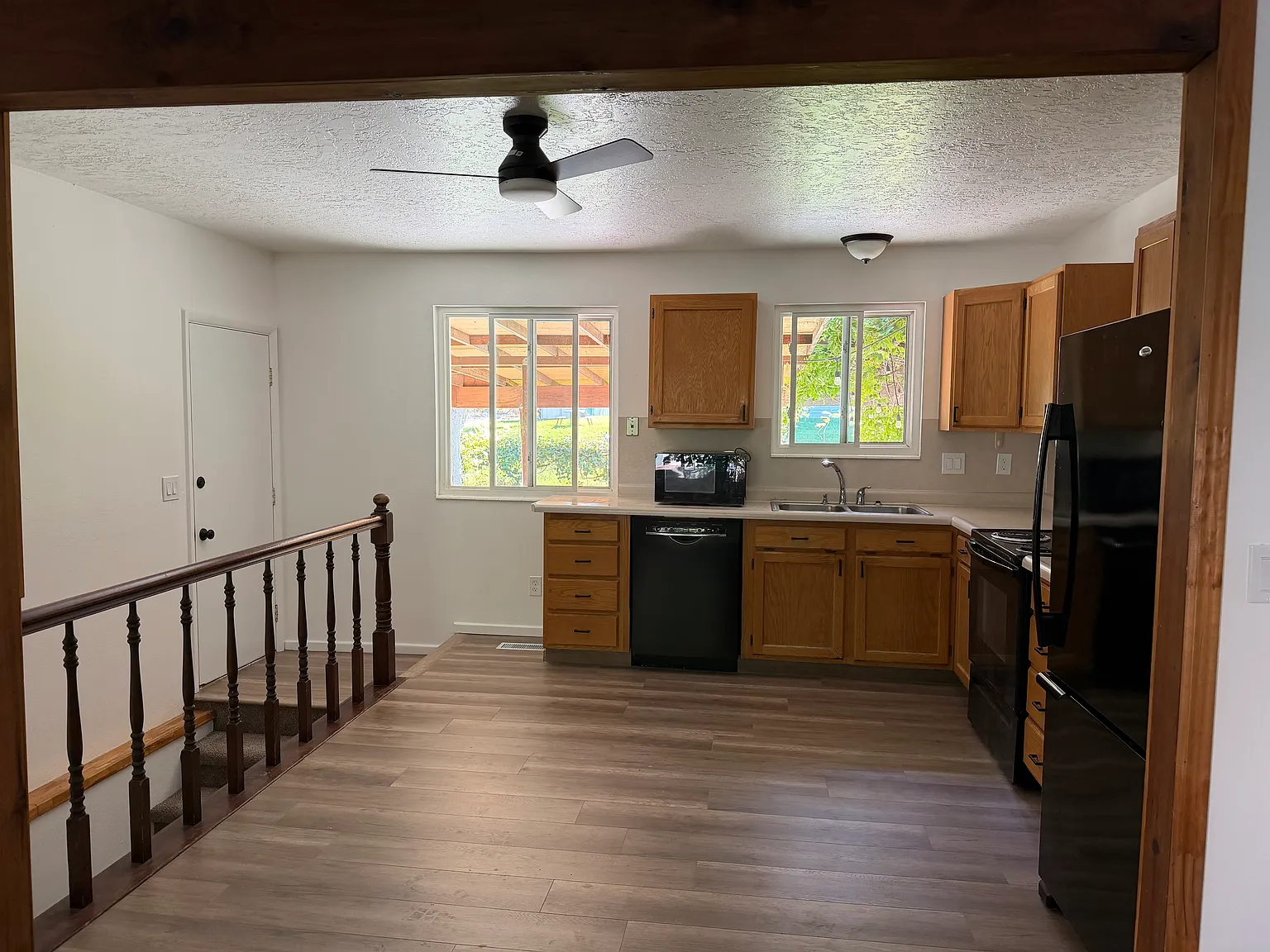 4 bed, 1828 sqft, $3,000 — Photo 2