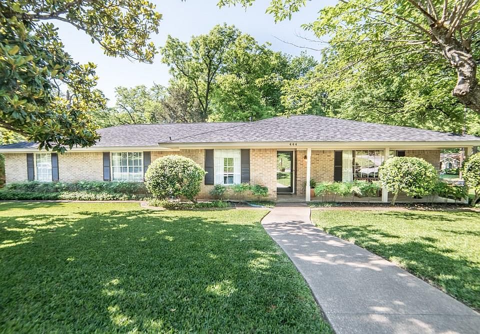 1st image of 444 Lakewood Dr