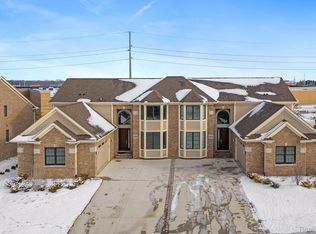 20233 Beacon Way #9, Northville, MI 48167