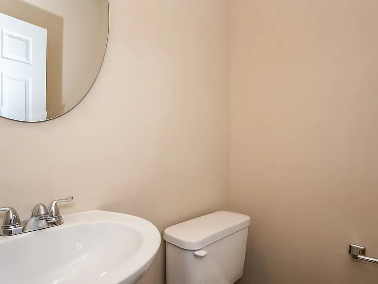 218 Prescott Ct — Photo 16