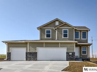 4514 Leawood Dr, La Vista, NE 68133