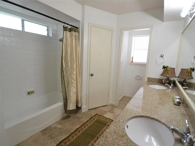 15927 Tumbling Rapids Dr — Photo 31
