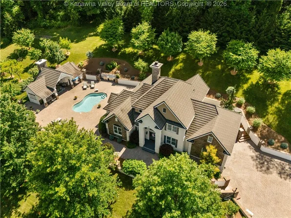 948 Little Coal River Rd, Alum Creek, WV 25003